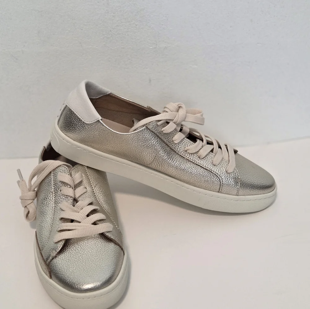 Soludos Ibiza Classic Leather Sneaker Platinum, Women's Sizes 10 New Without Box